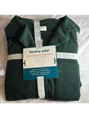 Tommy John Women’s Brushed Rib Pajama Set in the color Pine Grove
